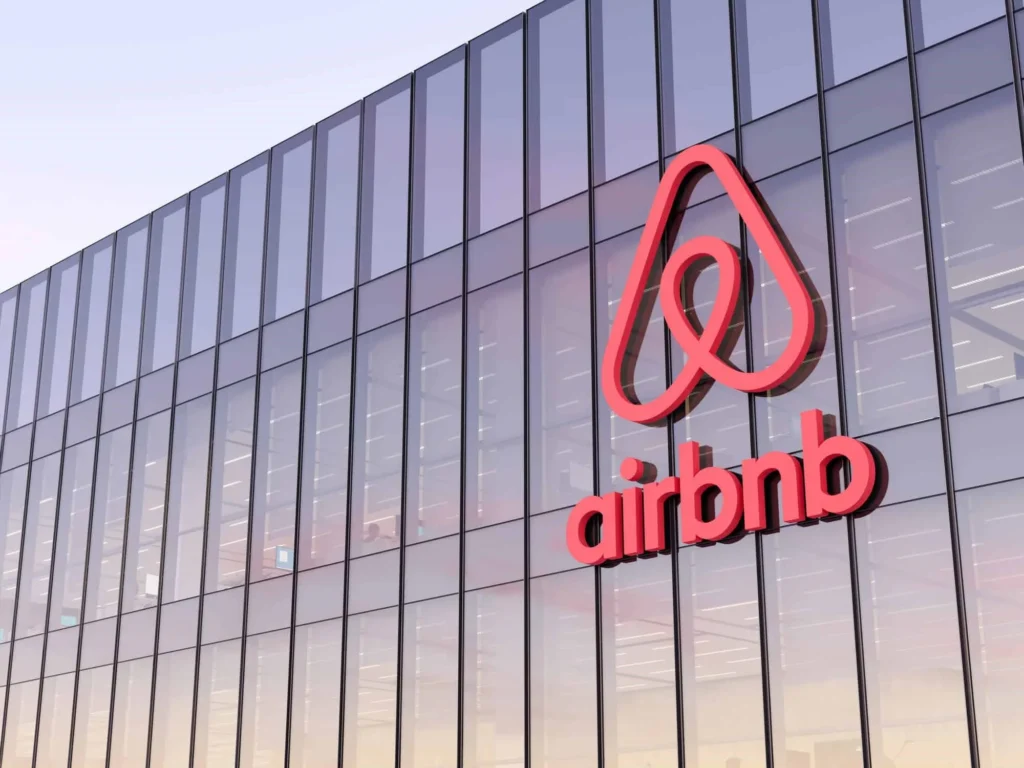 پلن تجاری شرکت "Airbnb"