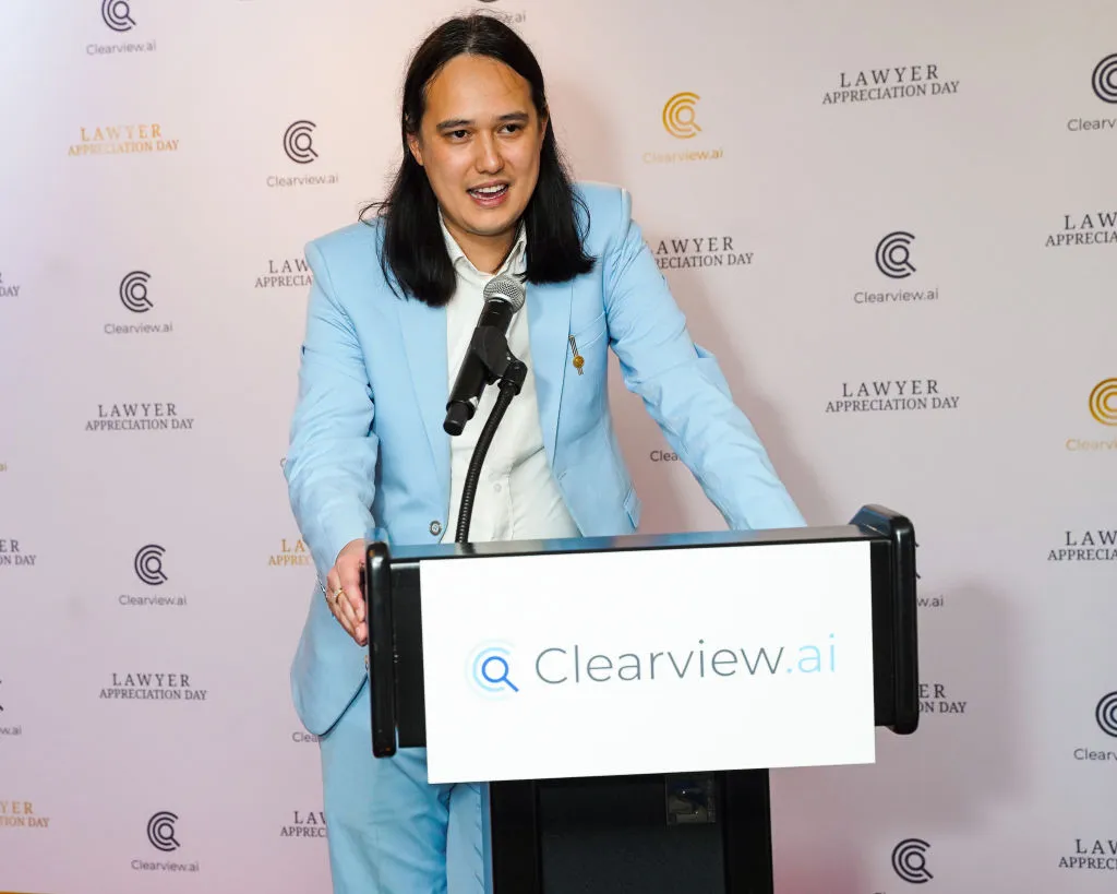 استعفای جنجالی CEO Clearview AI بعد از سال‌ ها حاشیه