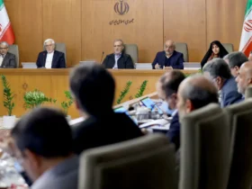 نشست ویژه بانک مرکزی برای بررسی بازار ارز و طلا با حضور رئیس‌جمهور