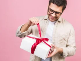 بهترین هدیه برای آقایان چیست؟ ایده‌ هایی که لبخندشان را تضمین می‌کند!