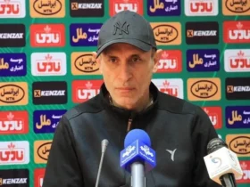 اعتراض یحیی گل‌محمدی به نبود VAR و کیفیت زمین در بازی مقابل ذوب‌آهن