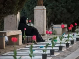 مراسم تحویل سال نو در گلزارهای شهدای البرز با حضور خانواده‌های شهدا