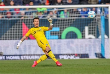 عجیب‌ ترین دروازه‌ بان دنیا! مانوئل ریمان با بازی‌ سازی و رکوردشکنی در بوندسلیگا ۲ حیرت‌ آفرین شد