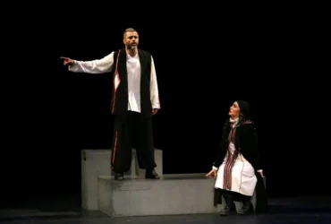 آرش ظلی‌پور: عِرق ملی دارم و برای خاک هرمز روی صحنه رفتم _ اولین تجربه‌ام در تئاتر با «ذرات آشوب»