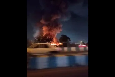 آتش‌سوزی گسترده در اتوبان بعثت تهران؛ علت هنوز مشخص نیست