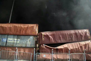 کالاهای سوخته در حادثه بندر شهید رجایی؛ کالاهای صادراتی و وارداتی شامل قیر و پارافین بودند