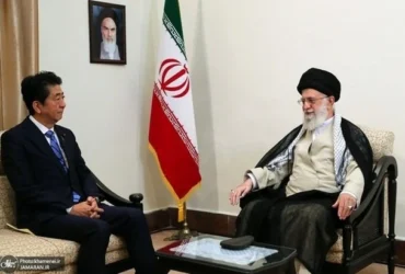 مشاور روحانی راز عکس معروف دیدار آبه و رهبری را فاش کرد