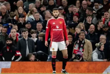 ترک غیرمنتظره اولدترافورد توسط مزراوی و لیندلوف وسط بازی یونایتد!