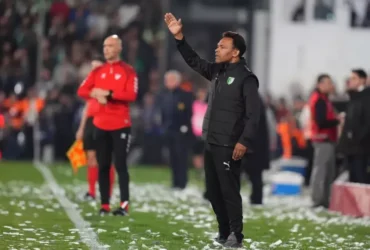 ملاقات مدیران استقلال با ژوزه مورایس در استانبول