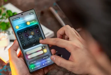 سامسونگ One UI 8 را کلید زد | کدام گوشی‌ها آپدیت اندروید ۱۶ را دریافت می‌کنند؟