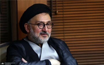 پیشنهاد ابطحی به پزشکیان: برای تشییع پاپ فرانسیس تردید نکنید