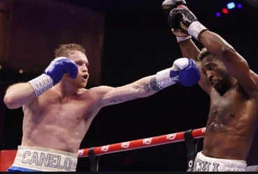 سائول آلوارز قهرمان بلامنازع بوکس جهان در ۷۰ کیلوگرم شد