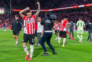 گل دقیقه ۱۰۰ صدر جدول را از آژاکس گرفت _ پی‌ اس‌ وی در آستانه قهرمانی اردیویزه 1404