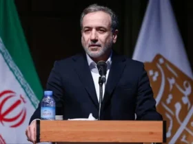 عراقچی: گفت‌وگو با آمریکا ادامه دارد؛ منتظر اعلام دور جدید مذاکرات از سوی عمان هستیم