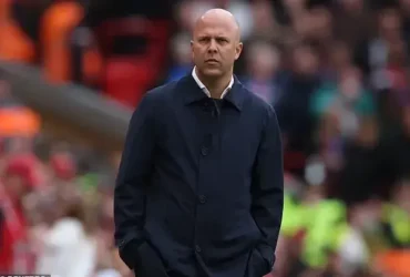 انصراف آرنه اشلوت از اجلاس مربیان به‌دلیل حادثه لیورپول