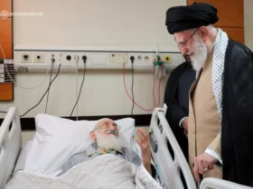 عیادت رهبر انقلاب از آیت‌الله نوری همدانی در بیمارستان