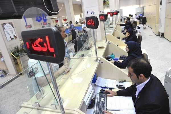 بانک‌های خوزستان در روز گرد و غبار تعطیل نیستند _ فعالیت عادی شعب در ۱۵ اردیبهشت