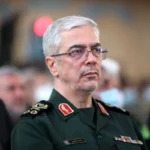 بازدید سرلشکر باقری از یگان‌های هجومی ارتش و سپاه در جنوب کشور _ آمادگی کامل برای مقابله با هر تهدید