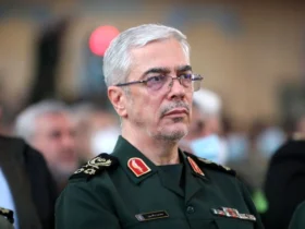 بازدید سرلشکر باقری از یگان‌های هجومی ارتش و سپاه در جنوب کشور _ آمادگی کامل برای مقابله با هر تهدید