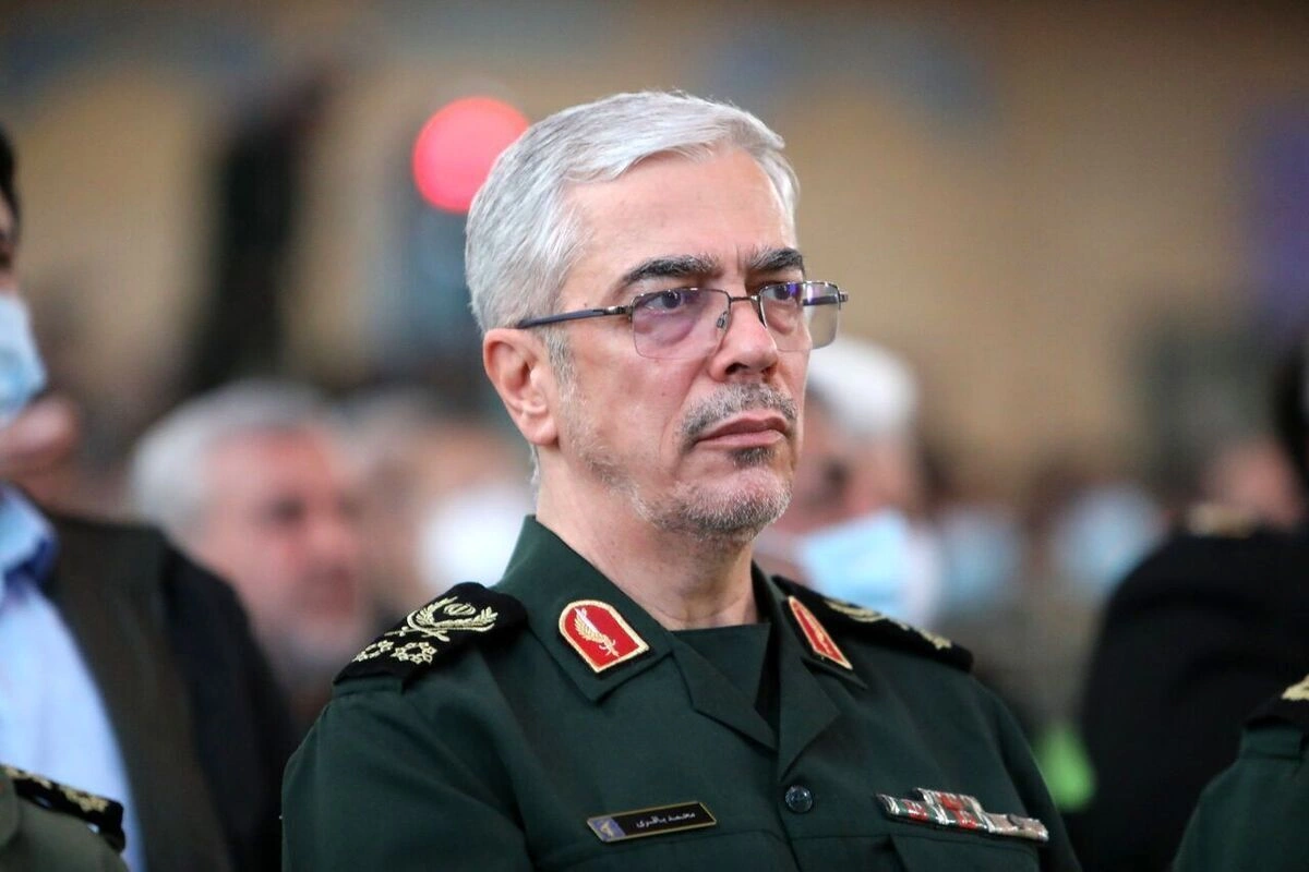 بازدید سرلشکر باقری از یگان‌های هجومی ارتش و سپاه در جنوب کشور _ آمادگی کامل برای مقابله با هر تهدید
