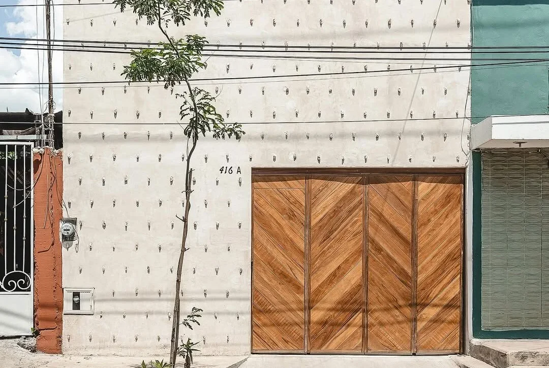 خانه‌ای با الهام از تمدن مایا؛ "کاسا آژائو" بهشتی برای گیاهان غول‌پیکر! + (تصاویر)