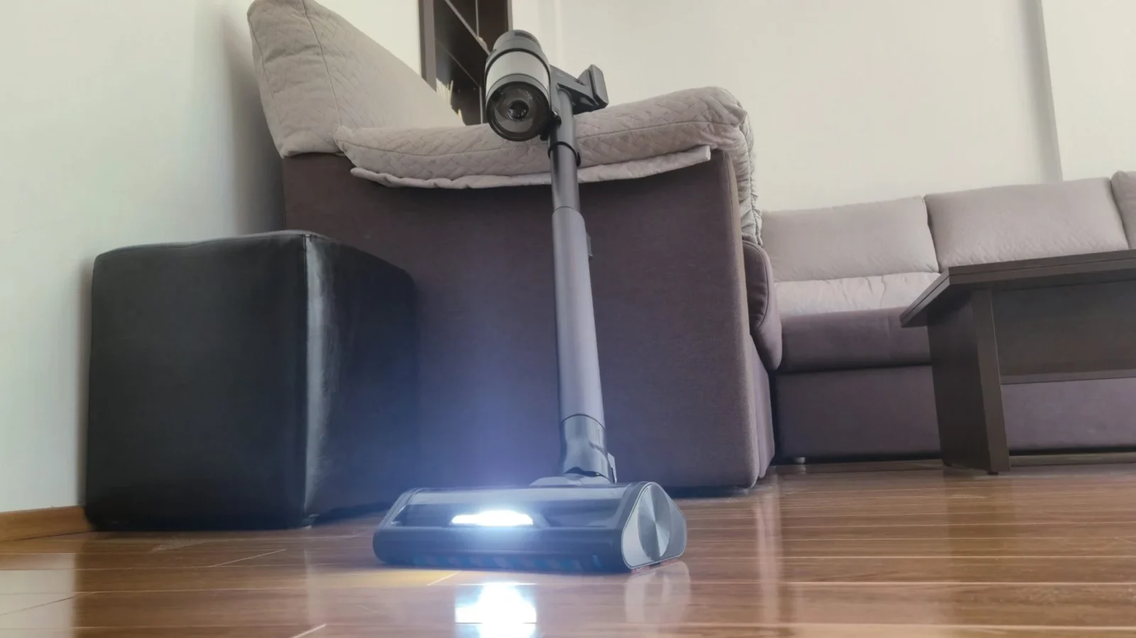 دایسون با PencilVac باریک‌ترین جاروبرقی دنیا را معرفی کرد