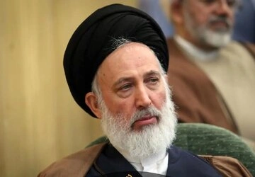 آیت‌الله ایازی: کمبود آب و برق خودش جهنم است، دین را با ترس نفروشید!