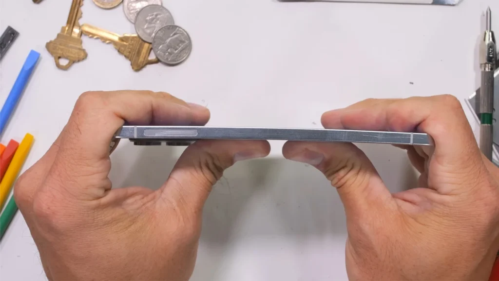 Galaxy S25 Edge تست خم‌شدن را با موفقیت پشت سر گذاشت!