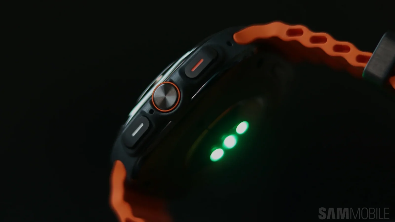 Galaxy Watch 8 Classic با قاب چرخان فیزیکی لو رفت