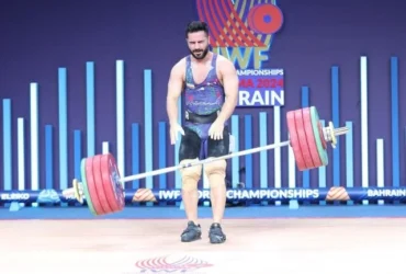 علت غیبت مصطفی جوادی قهرمان جهان در اردوی تیم ملی وزنه‌برداری