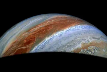 فضاپیمای جونو برای نخستین‌ بار دمای قطب شمال مشتری را اندازه‌گیری کرد