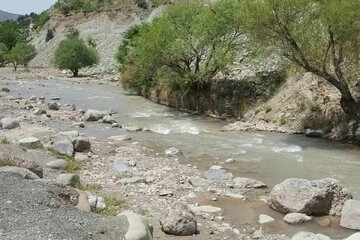 خشک شدن کامل رودخانه جاجرود؛ زنگ خطر بحران آب در شرق تهران