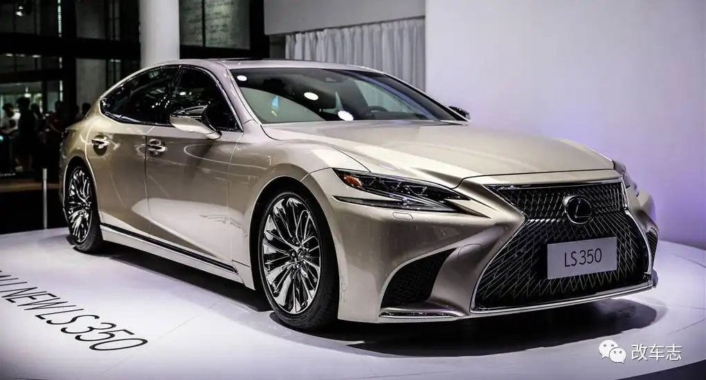 لکسوس LS 350 با موتور V6 و گیربکس ۱۰ سرعته بی‌سروصدا وارد چین شد!