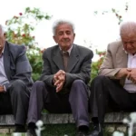 پیامک واریز حقوق اردیبهشت بازنشستگان کشوری و لشکری به گوشی‌ها ارسال شد