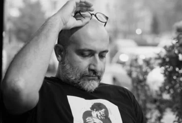 رضا گوران با «رامسس دوم» به صحنه برگشت _ اجرای کمدی سیاه در تئاتر شهر پس از ۱۰ سال