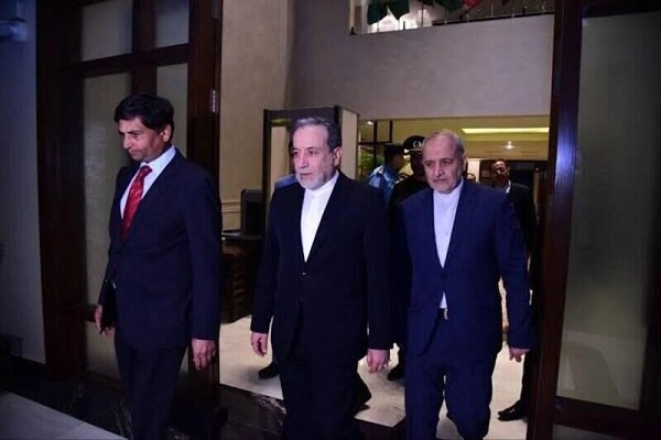 سفر عراقچی به پاکستان برای تقویت روابط دوجانبه