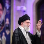 آغاز مراسم سالگرد شهادت آیت‌الله رئیسی با حضور رهبر انقلاب _ گرامیداشت شهدای خدمت