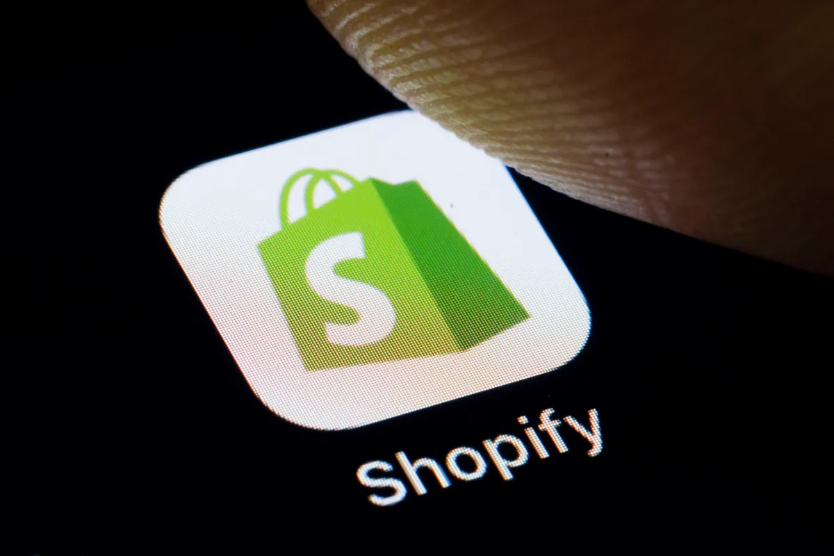 Shopify از سازنده فروشگاه هوشمند مجهز به هوش مصنوعی رونمایی کرد