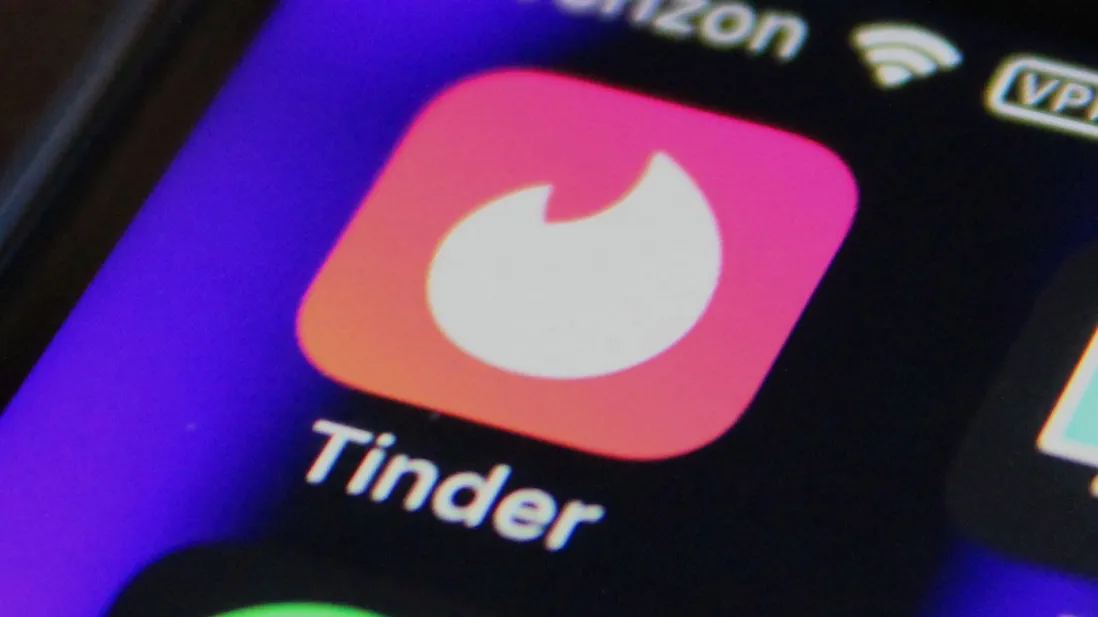 Tinder ویژگی ترجیح قد را برای کاربران پولی آزمایش می‌کند