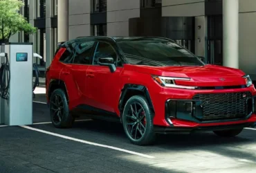 خداحافظ موتور بنزینی؛ تویوتا RAV4 مدل ۲۰۲۶ فقط هیبریدی می‌شود!