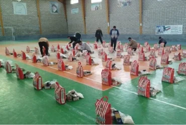 توزیع ۱۰۰ بسته معیشتی در آستانه اشرفیه توسط سپاه در هفته بسیج