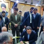 ادای احترام وزیر صمت به شهدای خوزستان در آغاز سفر کاری به اهواز