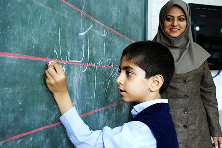 زنگ سپاس از معلم به مناسبت آغاز هفته بزرگداشت مقام معلم در مدارس کشور