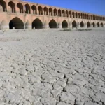 زاینده‌ رود خشک نشد، خشکانده شد _ نقش تصمیم‌گیری‌ های جزیره‌ ای در فرسایش منابع آبی