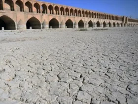 زاینده‌ رود خشک نشد، خشکانده شد _ نقش تصمیم‌گیری‌ های جزیره‌ ای در فرسایش منابع آبی