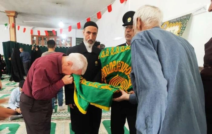 مسئول کاروان: ما پرچم نیاورده‌ایم، نور آورده‌ایم