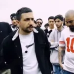 دانلود آهنگ دور شدیم از بقیه وقتی بودنم براشون بی معنیه _ این روزا با خودم رفتارم عجیبه