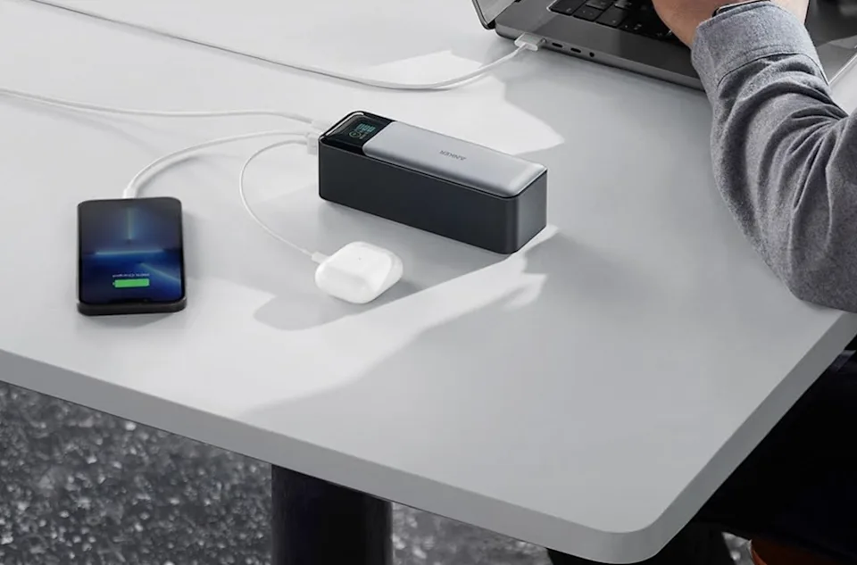 Anker 737؛ غول شارژ همراه با نمایشگر هوشمند و توان ۱۴۰ وات