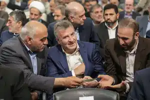 دیدار نمایندگان مجلس با رهبر انقلاب در سال 1404 