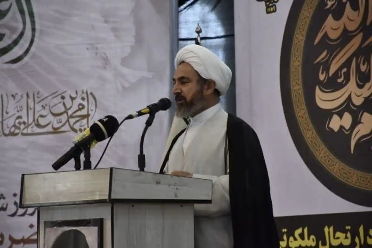 انقلاب اسلامی و افول سلطه جهانی _ امام جمعه ایلام: اقتدار ایران مرعوب‌کننده است